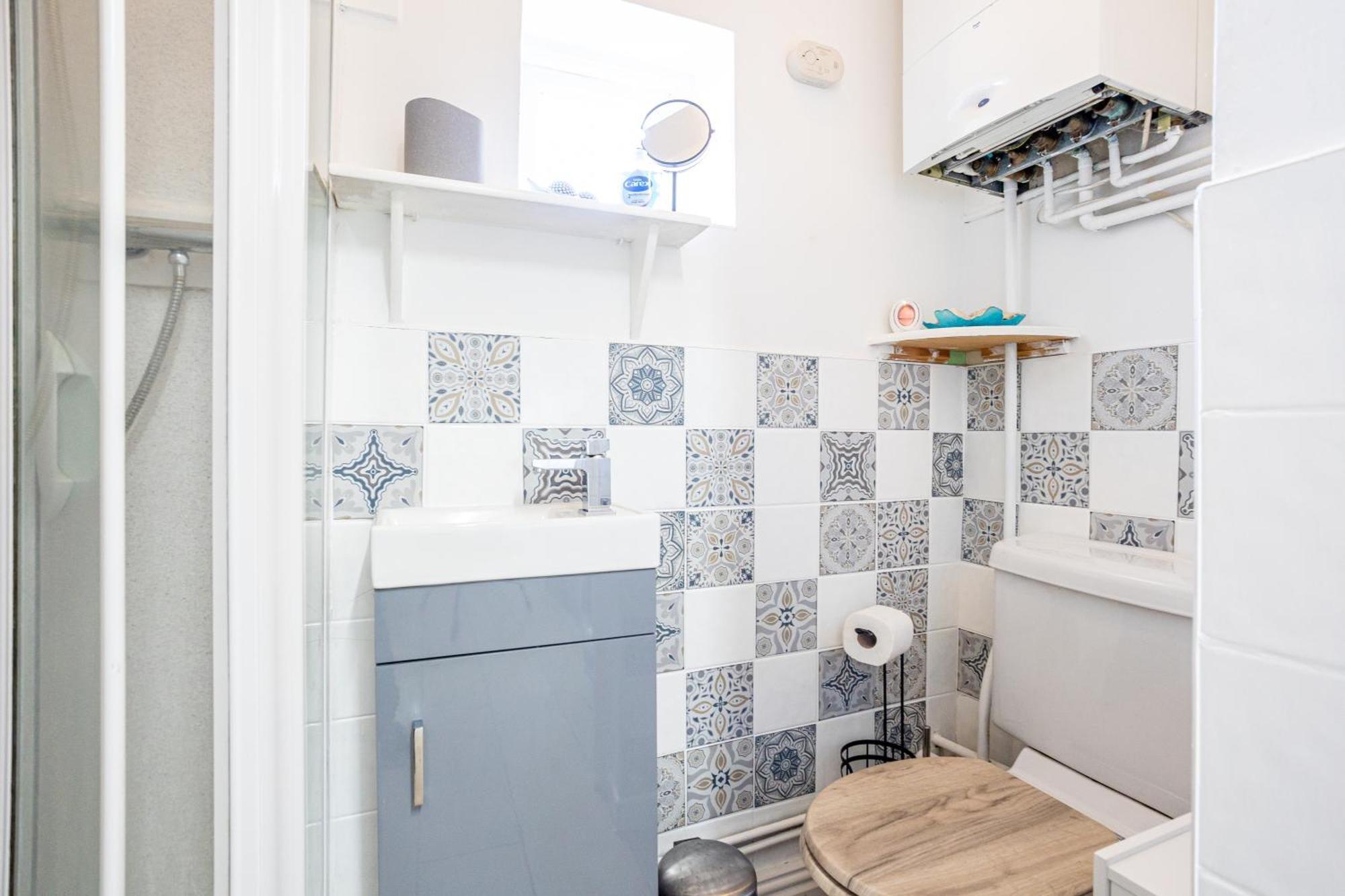Coronation House By Yourstays - 3 Bedroom House In Newcastle-Under-Lyme Stoke-on-Trent Екстериор снимка
