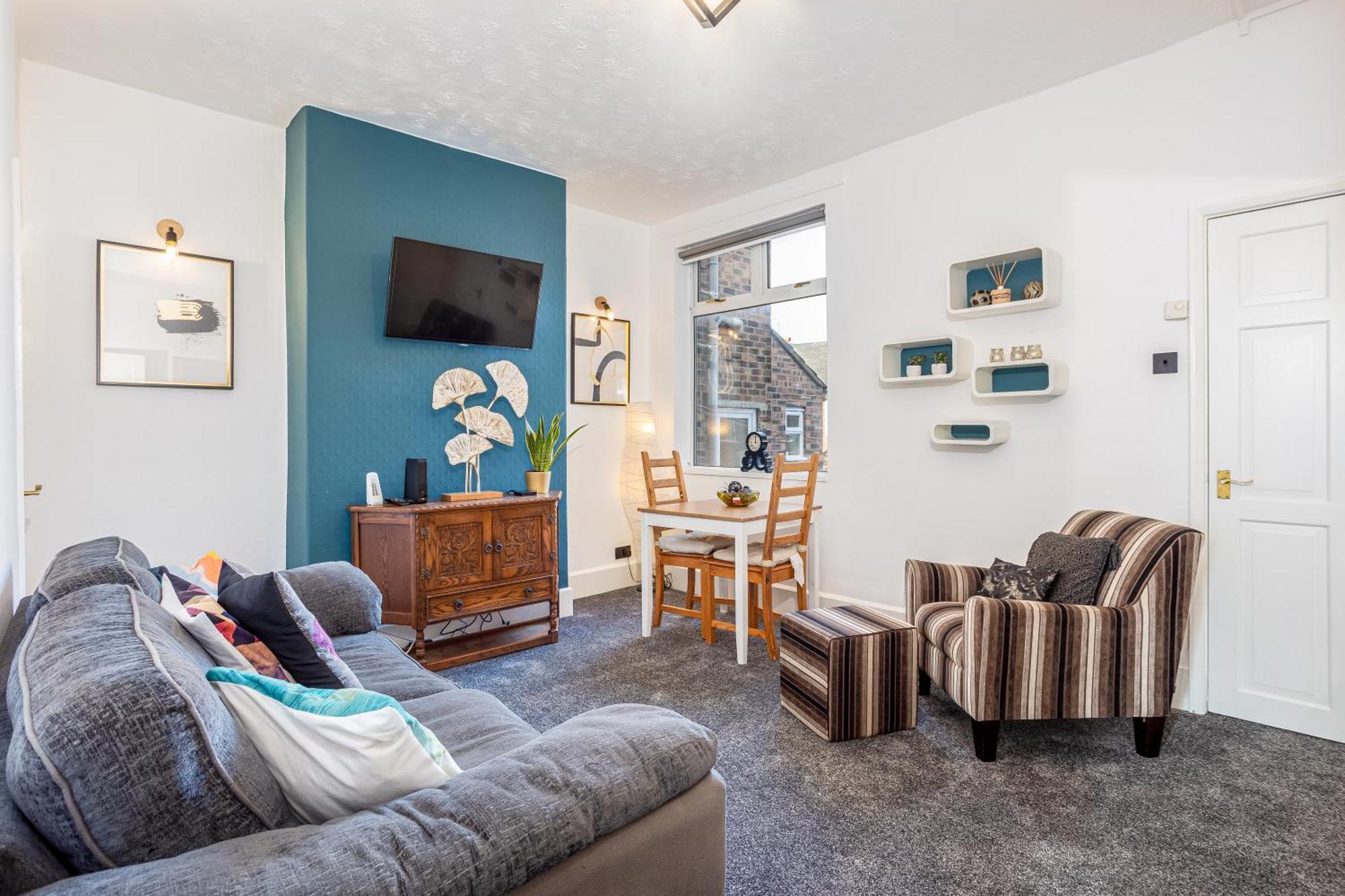 Coronation House By Yourstays - 3 Bedroom House In Newcastle-Under-Lyme Stoke-on-Trent Екстериор снимка
