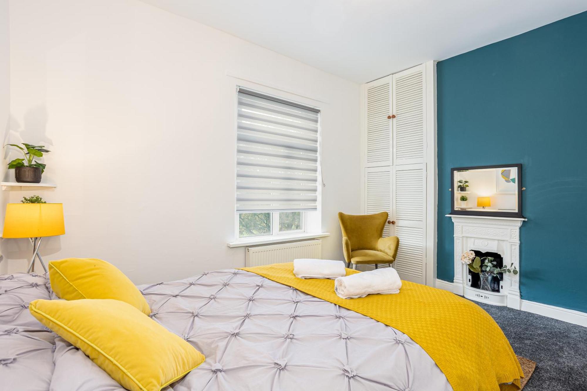 Coronation House By Yourstays - 3 Bedroom House In Newcastle-Under-Lyme Stoke-on-Trent Екстериор снимка