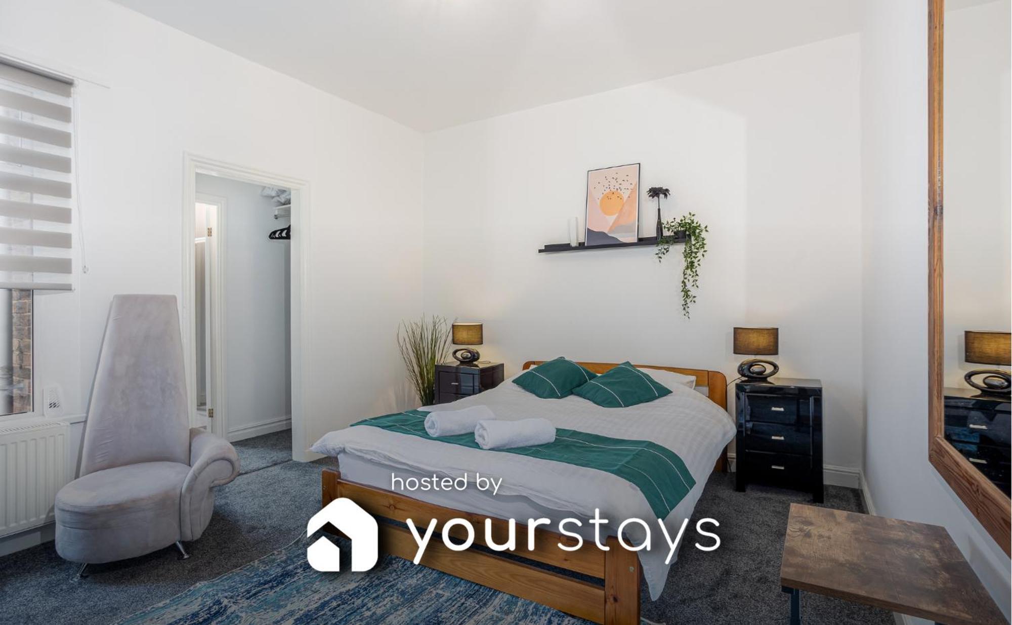 Coronation House By Yourstays - 3 Bedroom House In Newcastle-Under-Lyme Stoke-on-Trent Екстериор снимка